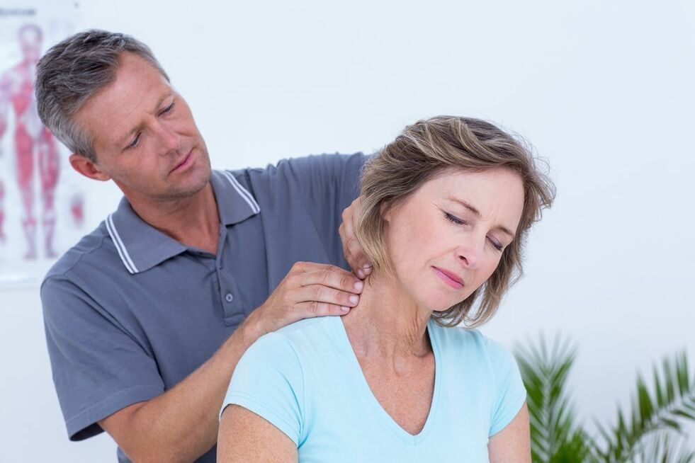 Esercizi e massaggio cervicale per l'osteocondrosi
