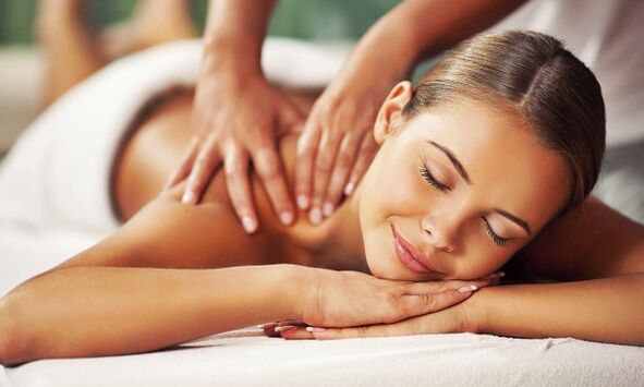 Il massaggio contribuisce al trattamento efficace dell'osteocondrosi della colonna lombare